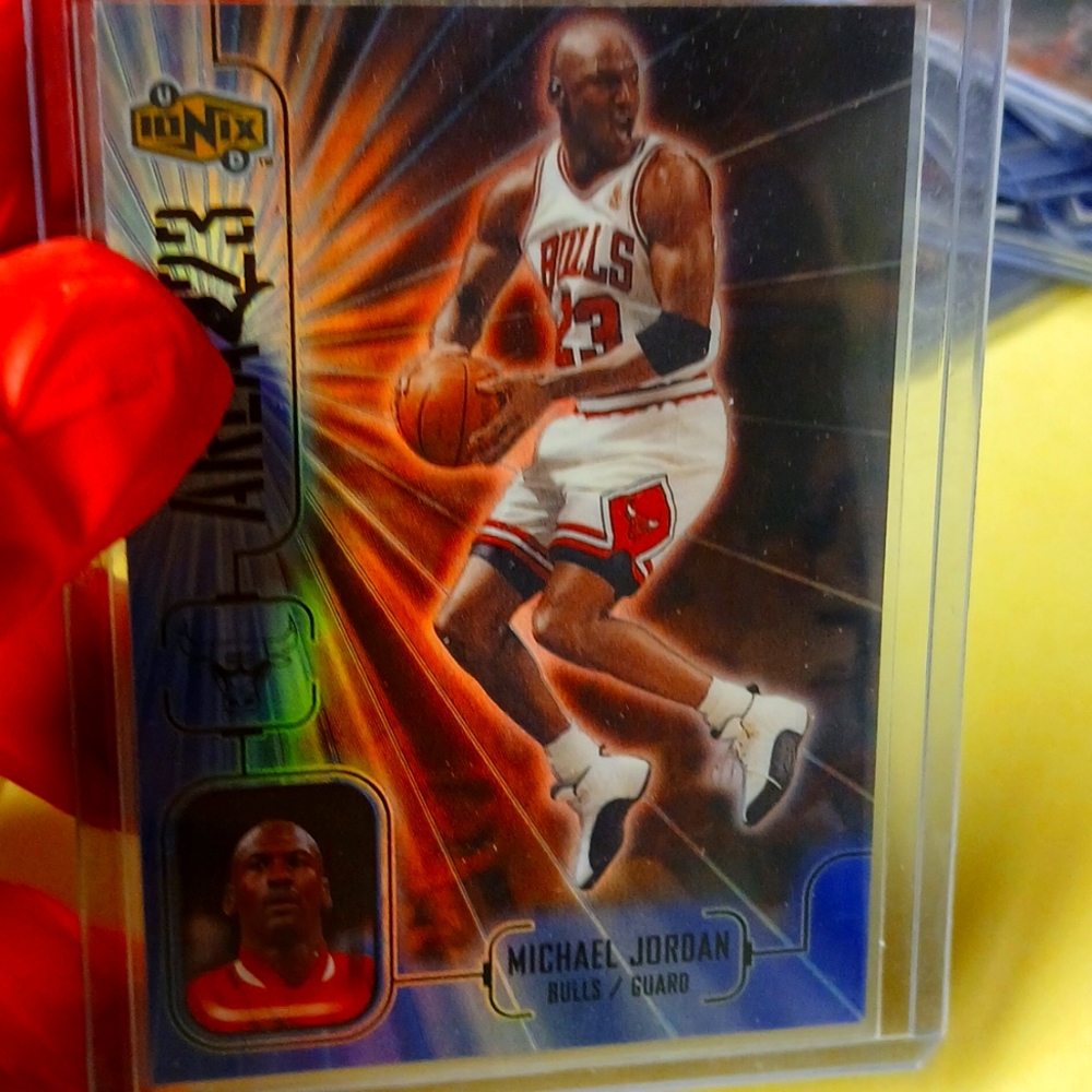 1999 Upper Deck Ionix Area 23 Michael Jordan Refractor Card